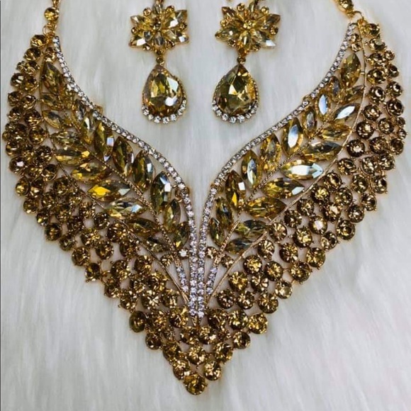 Sexy V Shape Statement Jewelry Set Necklace Ear - Picture 2 of 2